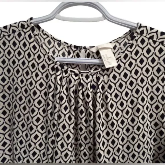 H&M Size 10 Black and White Short Sleeved Blouse (K) - Picture 4 of 4